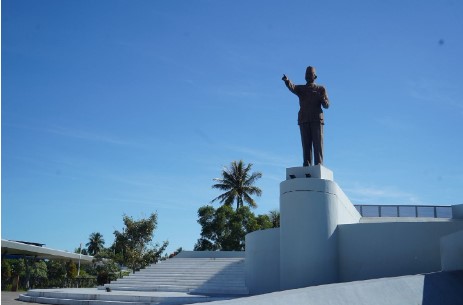 Statue of Sukarno